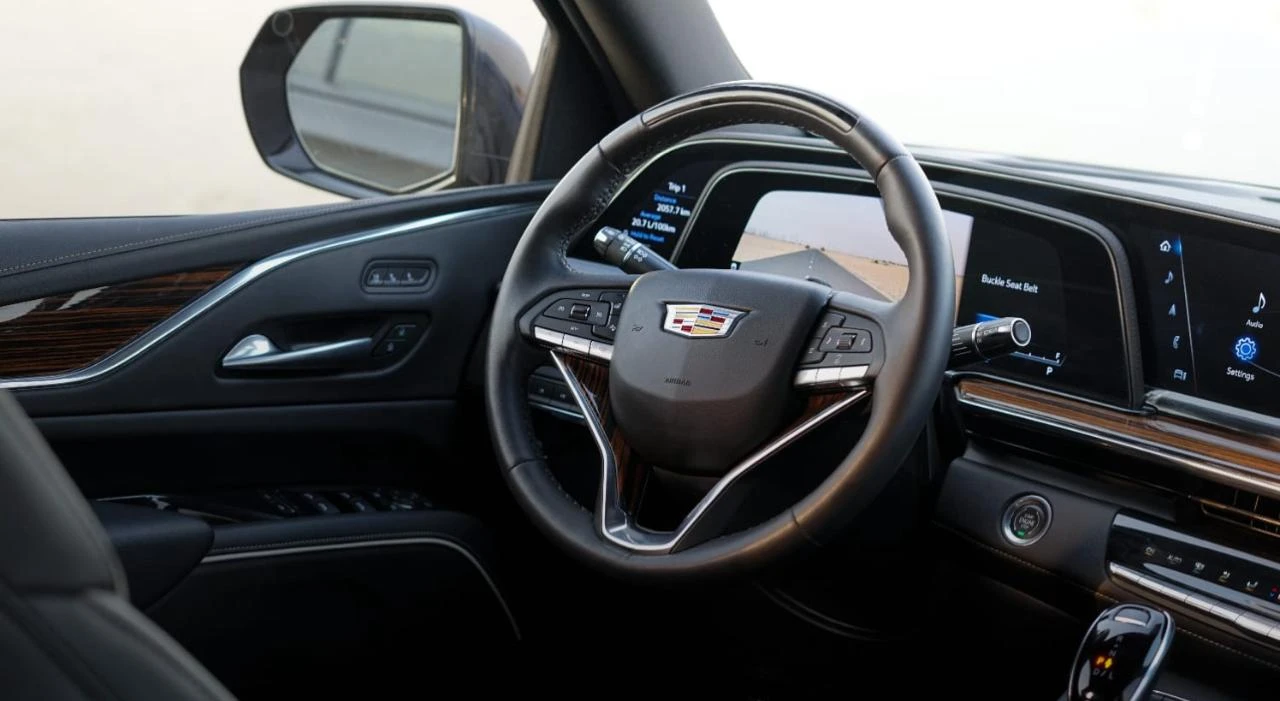 Cadillac Cadillac Escalade V Series 2023 - 7 Seater Car thumbnail NaN